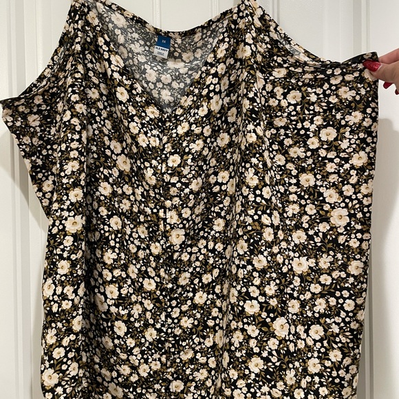 OLD NAVY Floral top size 3X.  New never used - Picture 2 of 5